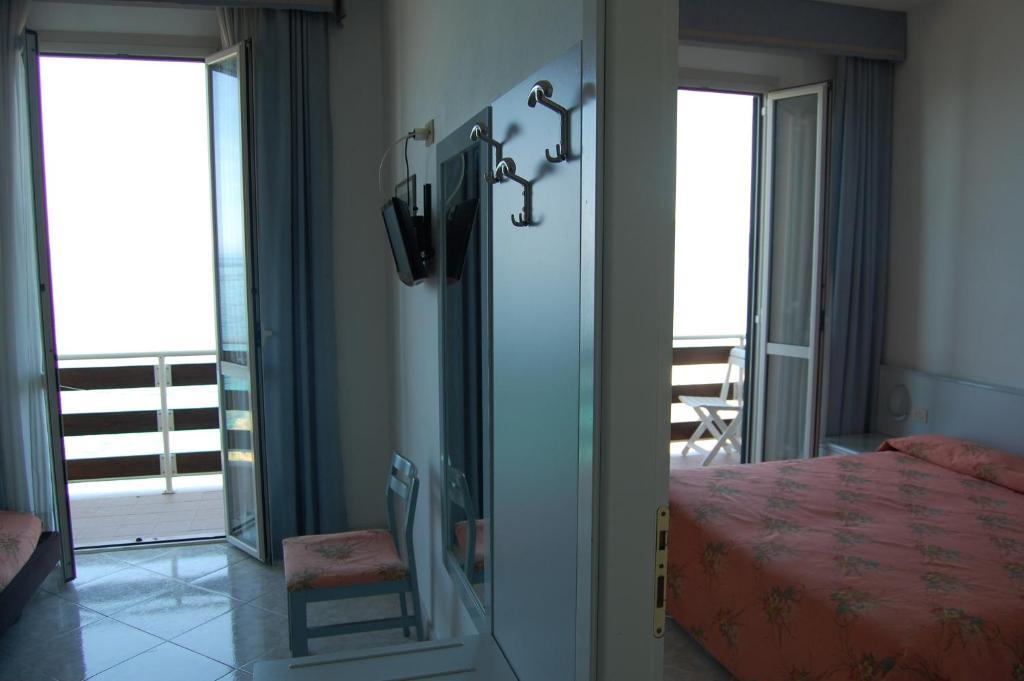 Hotel Villa Ombrosa Portoferraio Oda fotoğraf