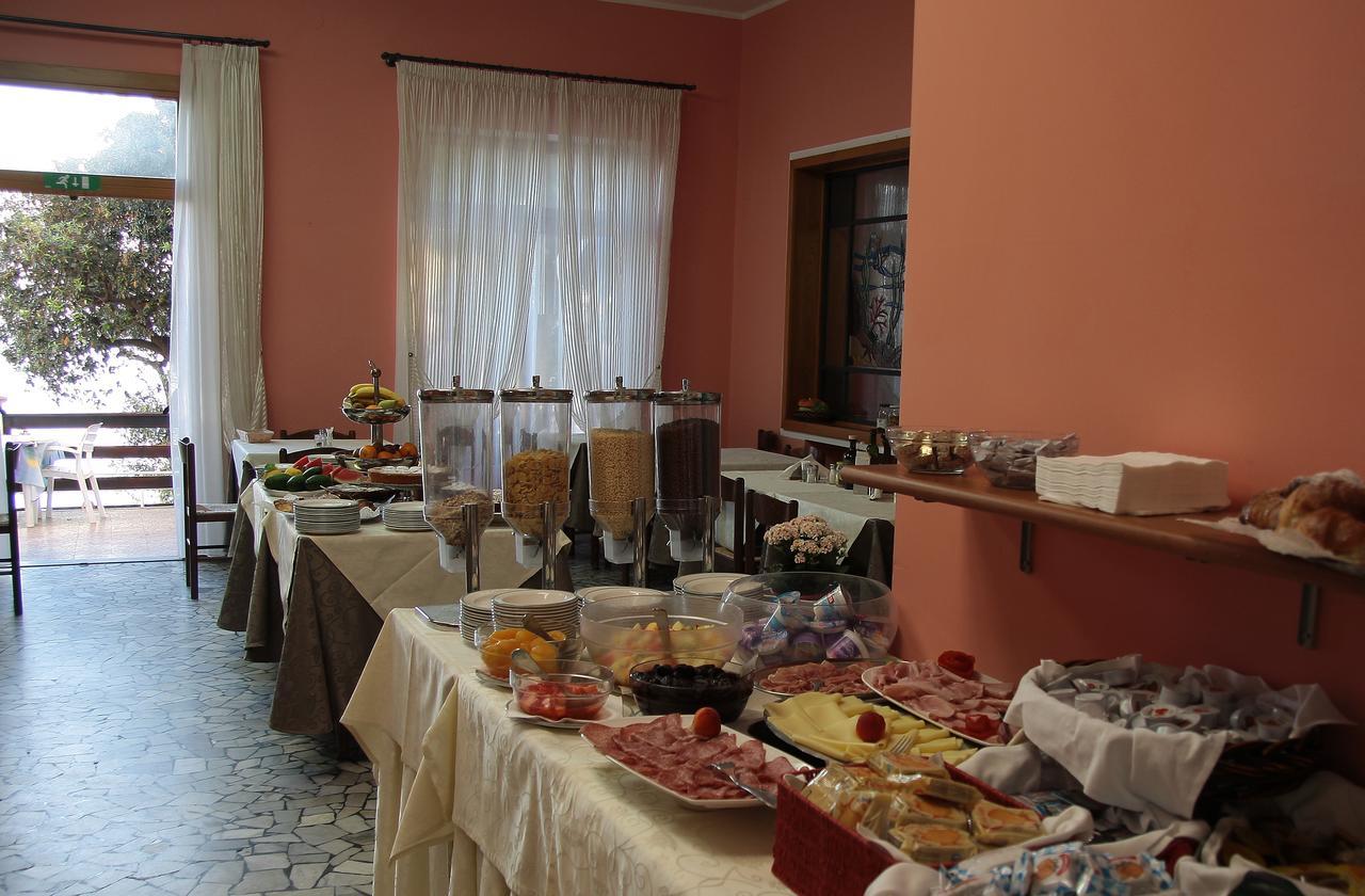 Hotel Villa Ombrosa Portoferraio Oda fotoğraf