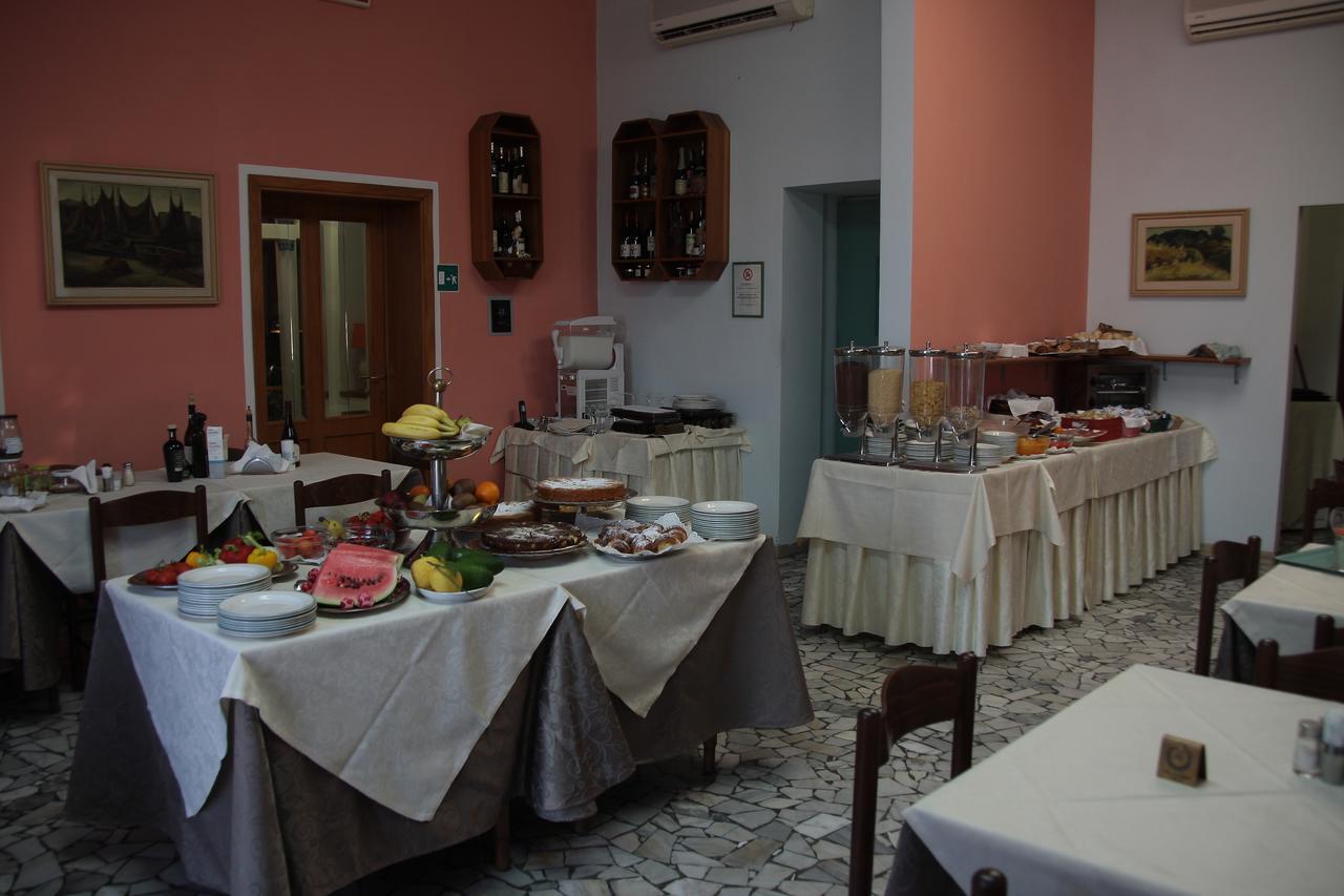 Hotel Villa Ombrosa Portoferraio Oda fotoğraf