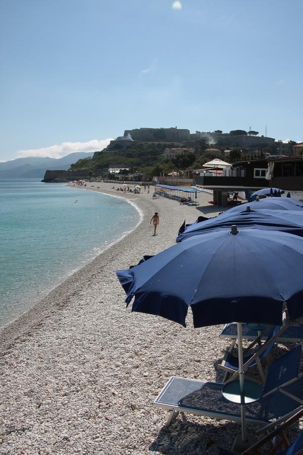 Hotel Villa Ombrosa Portoferraio Oda fotoğraf