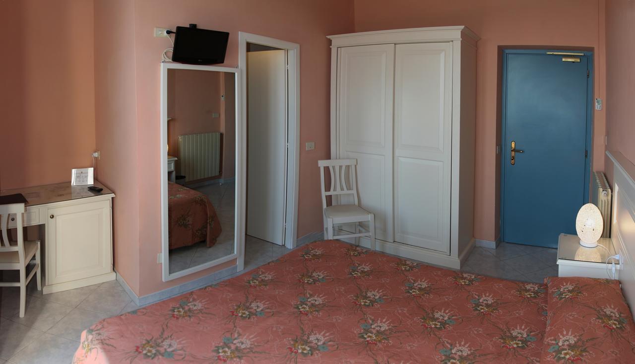 Hotel Villa Ombrosa Portoferraio Dış mekan fotoğraf
